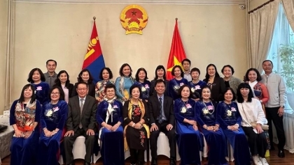 促进越南与蒙古女性科技家在文化、教育、科学等领域合作