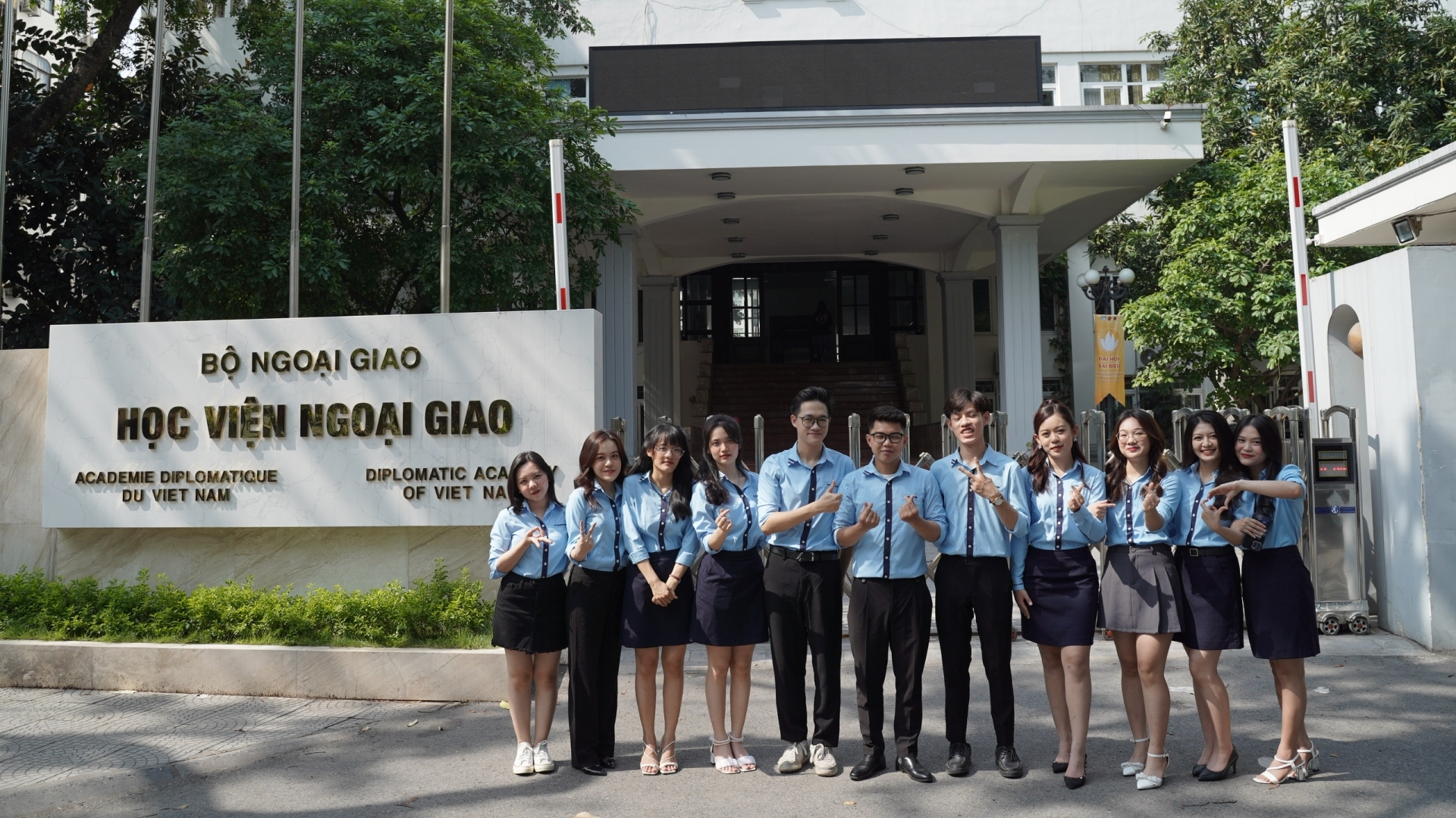 印度金达尔全球大学承诺向越南外交学院大学生提供100份奖学金