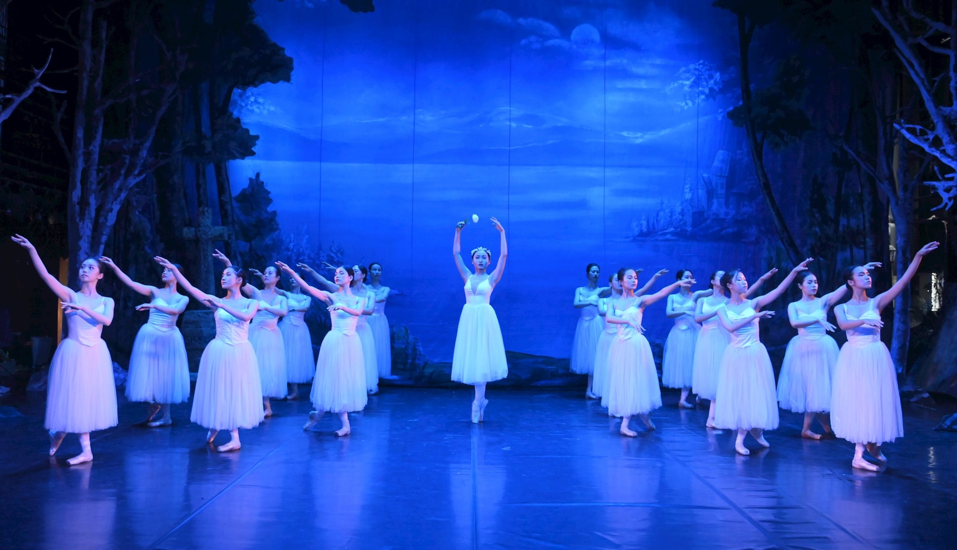 经典芭蕾舞剧《吉赛尔》即将亮相河内。