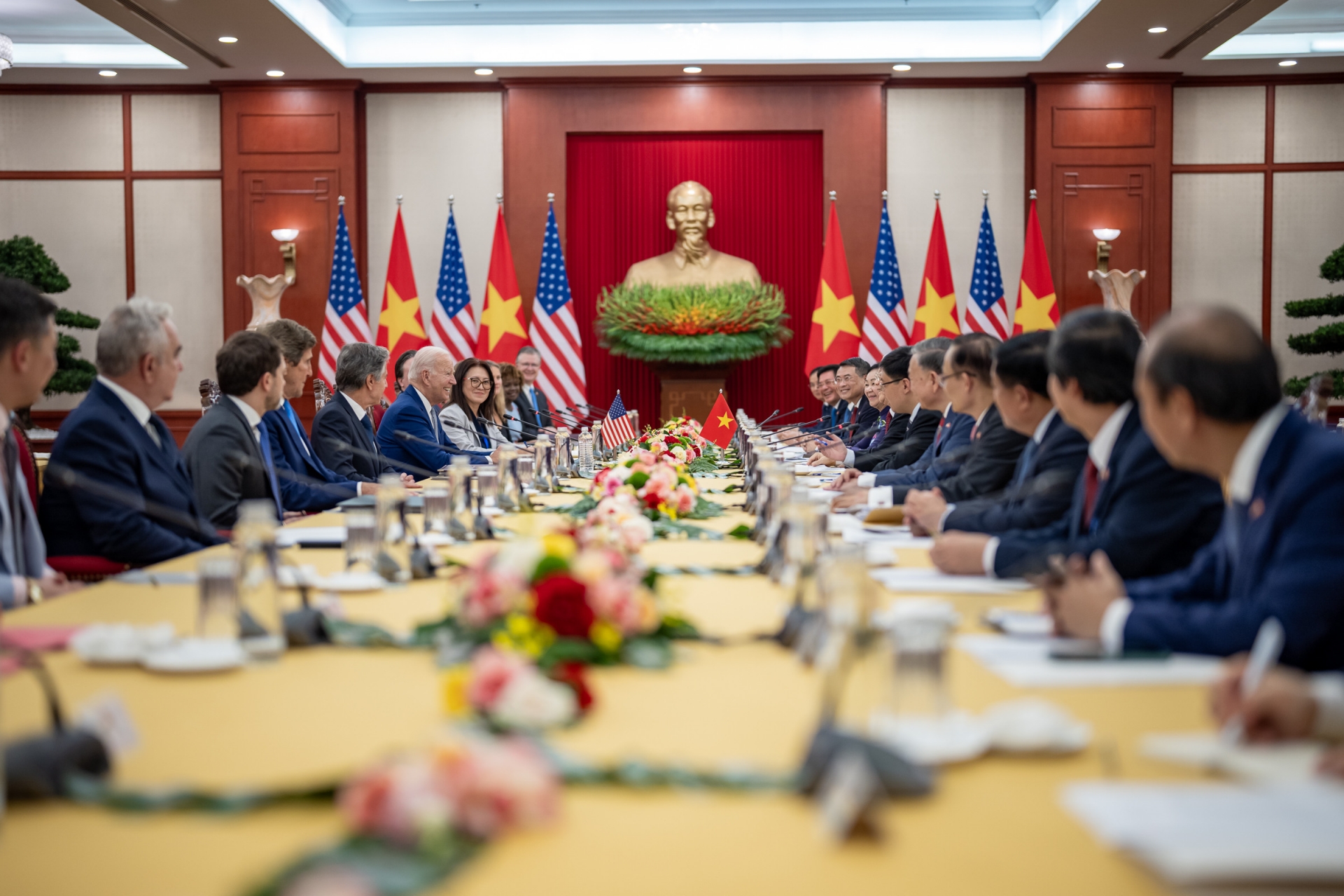 越共中央总书记阮富仲与美国总统乔·拜登于2023年9月10日下午在河内举行会谈。
