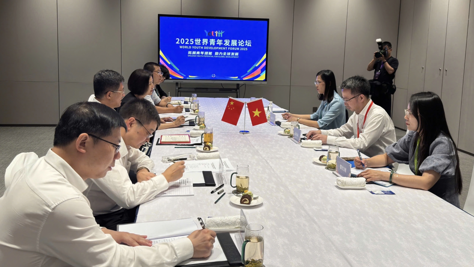 越南青年：加强国际合作，汇聚全球英才，共创强国伟业