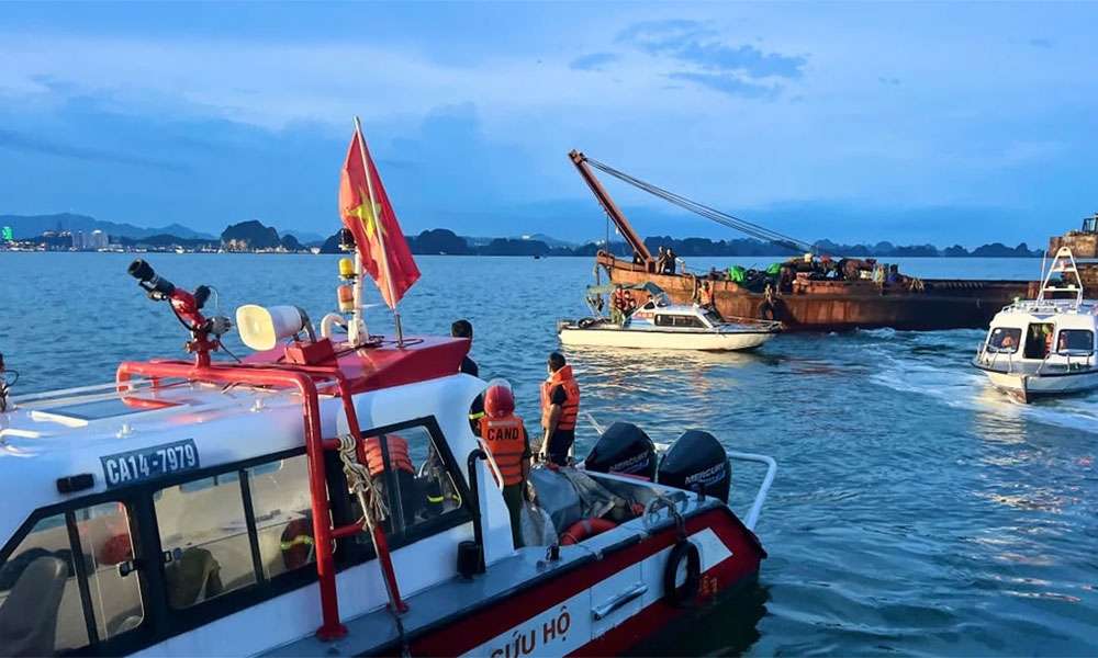 广宁省下龙湾海域的“蓝湾58号”（QN 7105）旅游船倾覆事故.