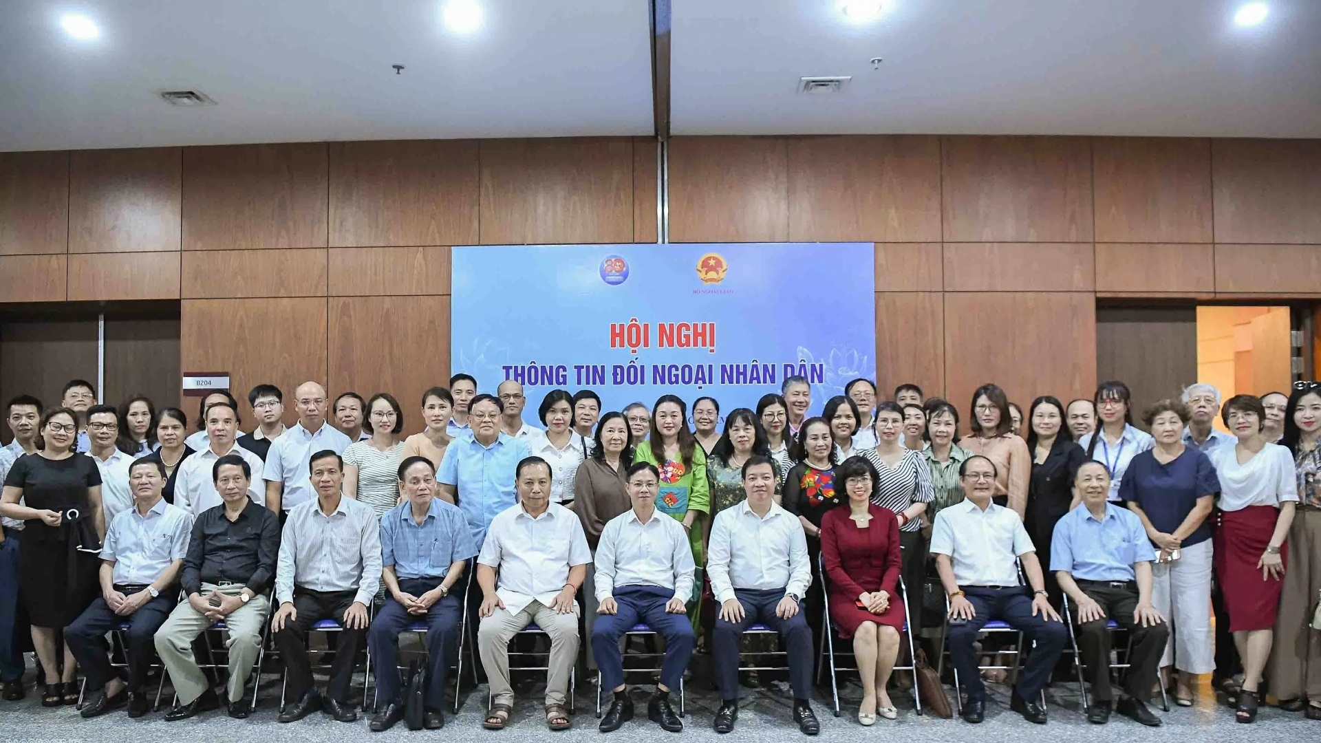 提升人民团体开展对外工作的能力