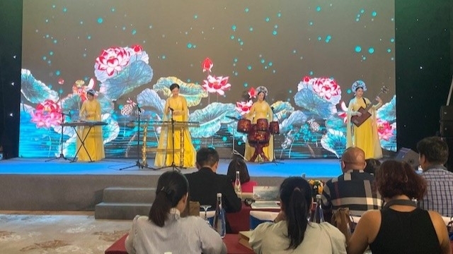 越中文化旅游交流活动在河内举行