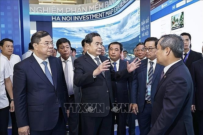 越南国会主席:河内需将规划导向迅速转化为具体工程 越南国会主席:河内需将规划导向迅速转化为具体工程
