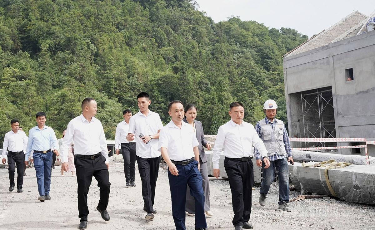 中国云南富宁县代表团在山伟社开展考察与工作座谈