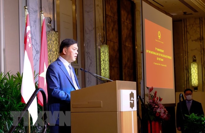 越南驻新加坡大使梅福勇发表讲话。图自越通社
