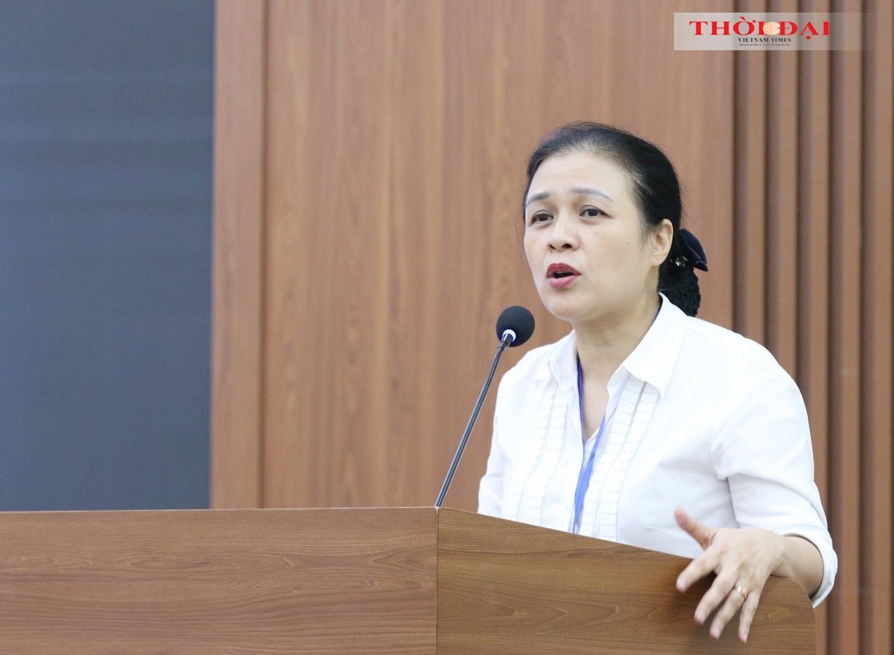 VUFO主席阮芳娥在会议结束发表讲话。
