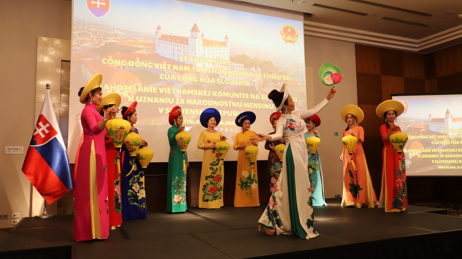 推介越南文化价值的艺术表演节目。