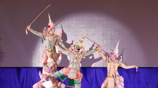 越南-泰国文化交流会的艺术表演。