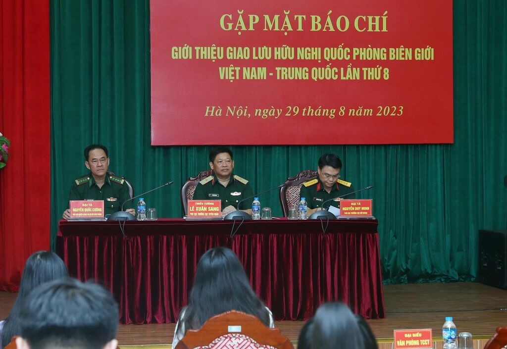 8月29日下午，越南国防部在河内举行新闻发布会，介绍越中第八次边境国防友好交流活动的相关信息。
