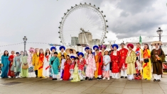 从欧洲，越南妇女弘扬国庆80周年精神