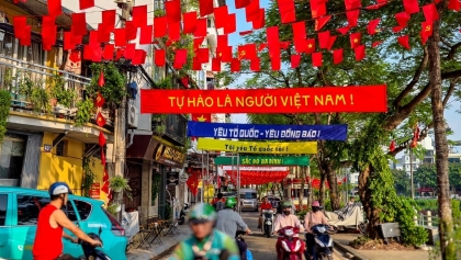 白俄罗斯友好协会、世界自然基金会越南分会祝贺越南国庆80周年