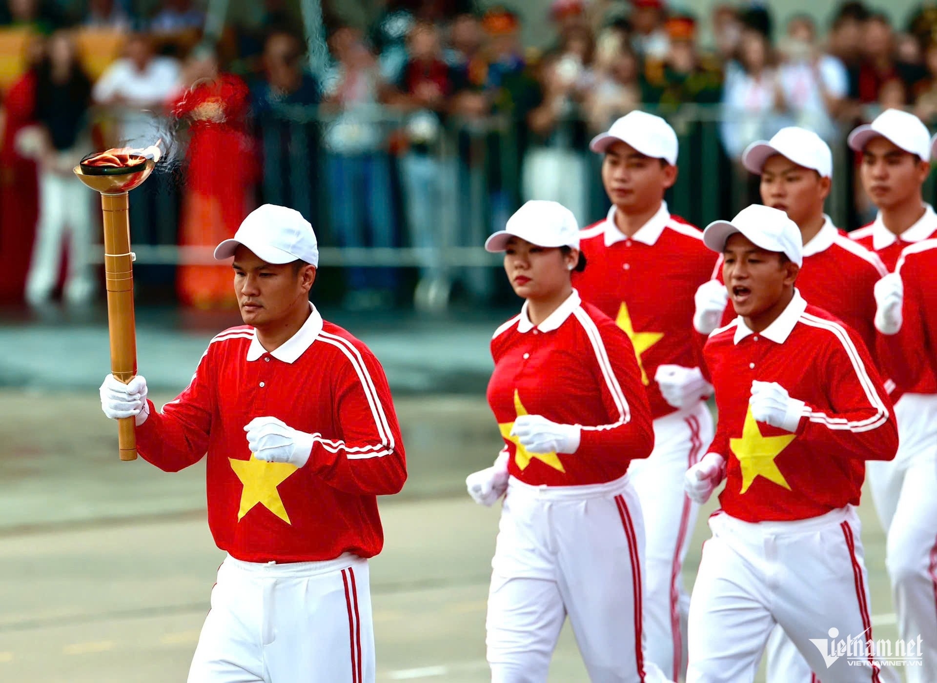 越南国庆80周年：阅兵游行国家级总彩排在河内巴亭广场举行