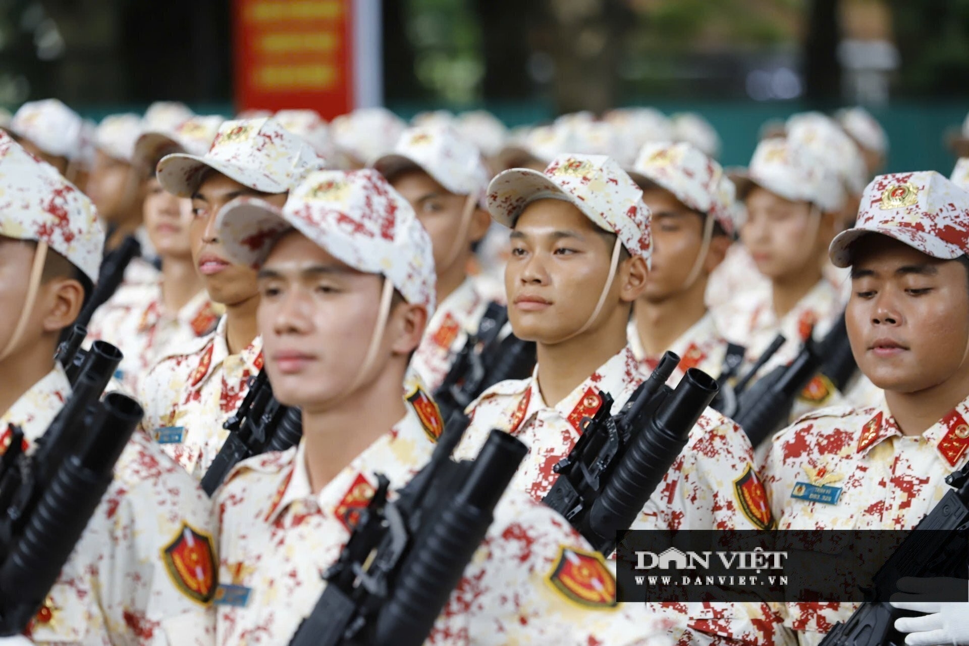 越南国庆80周年：阅兵游行国家级总彩排在河内巴亭广场举行