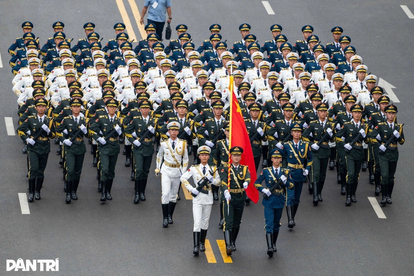 越南国庆80周年：阅兵游行国家级总彩排在河内巴亭广场举行