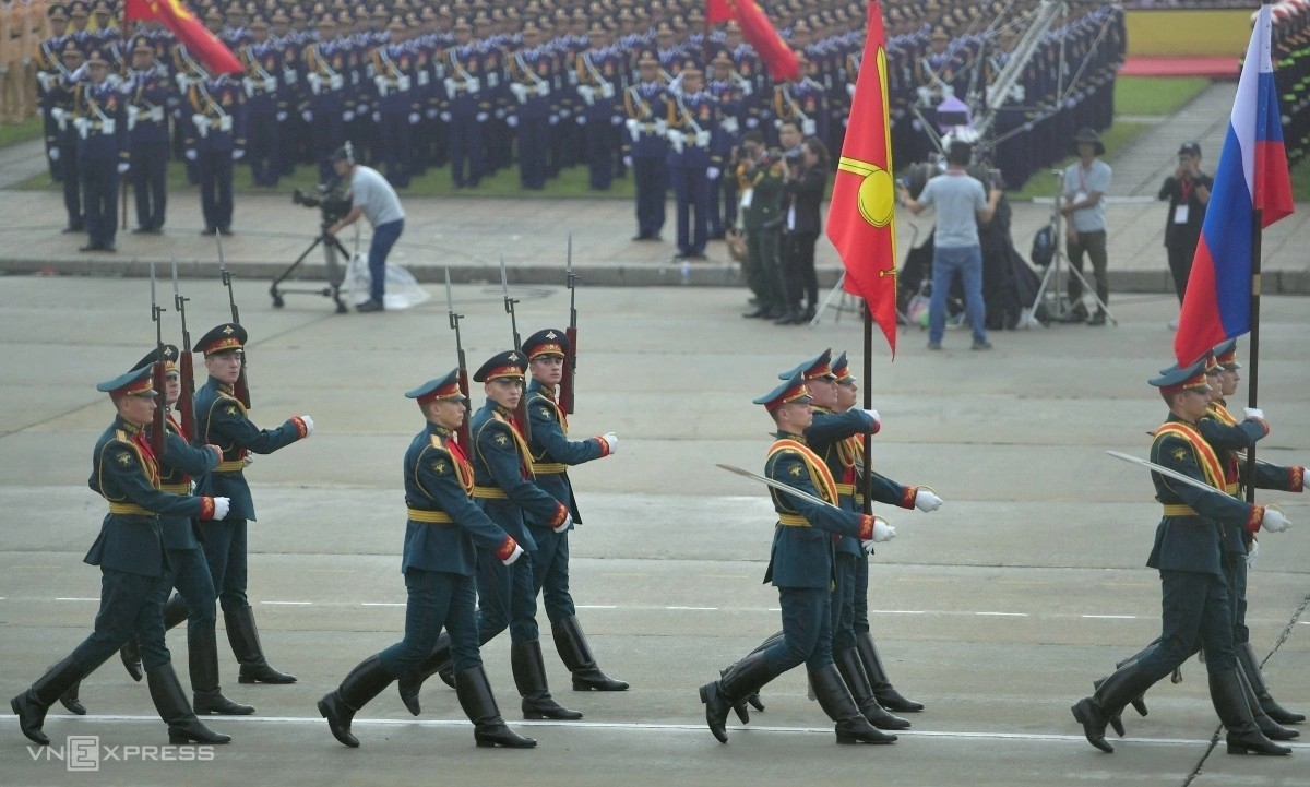越南国庆80周年：阅兵游行国家级总彩排在河内巴亭广场举行
