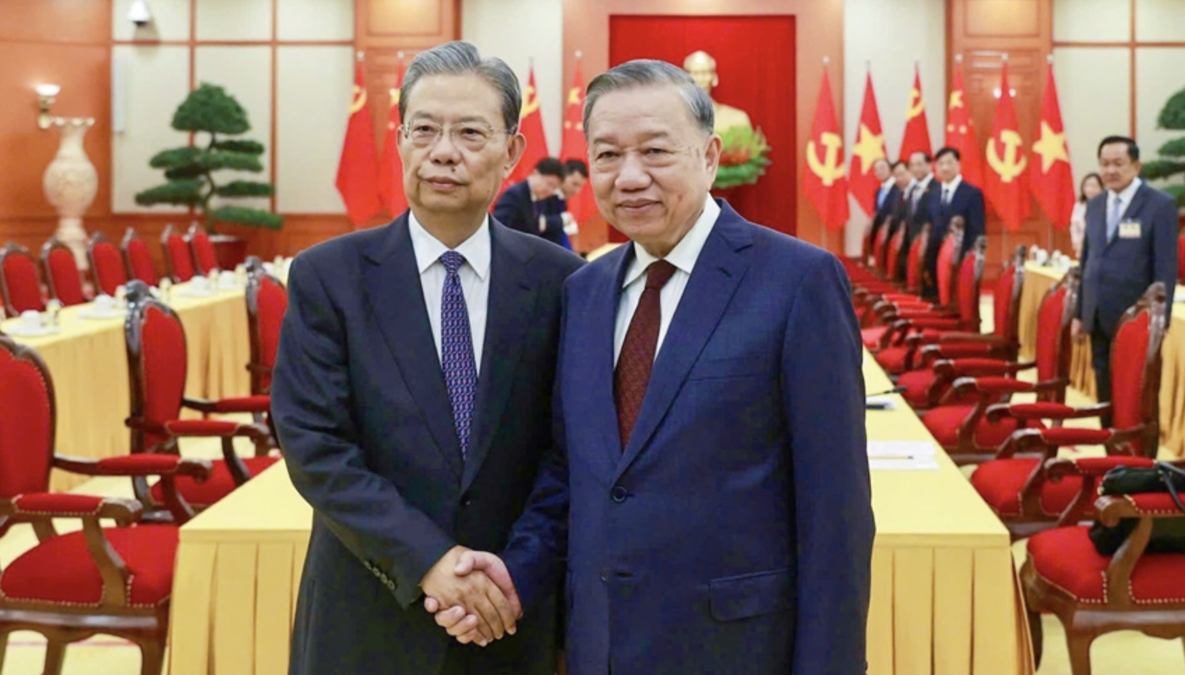 越共中央总书记苏林会见中国全国人大常委会委员长赵乐际