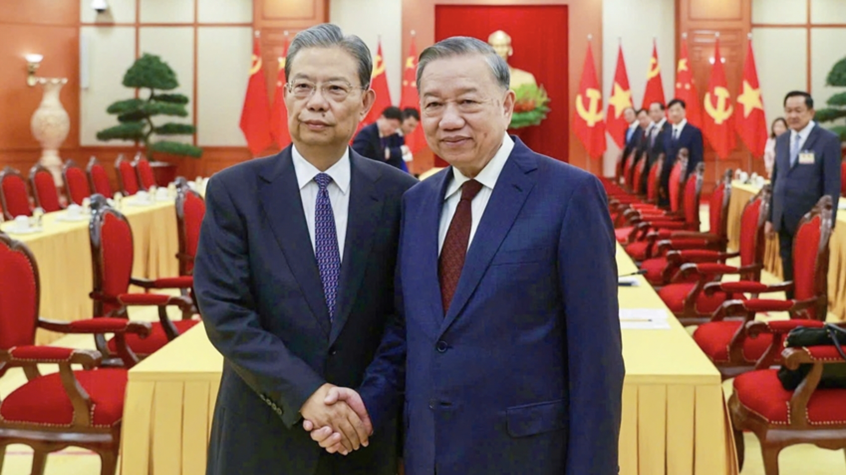 越共中央总书记苏林会见中国全国人大常委会委员长赵乐际