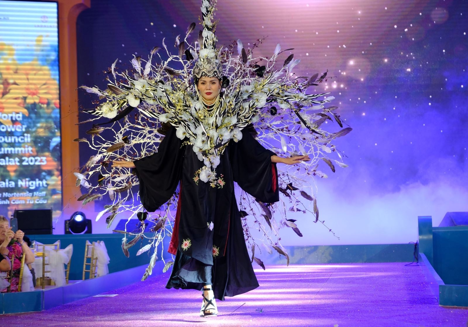 越南在国际插花艺术比赛获大胜。