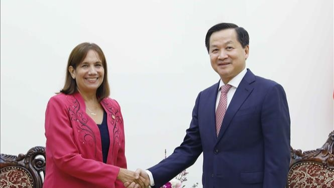 越南政府副总理黎明慨会见古巴全国人民政权代表大会（国会）副主席安娜·玛丽·马查多。