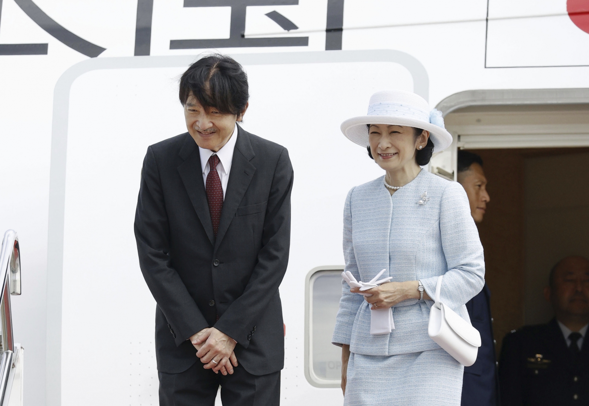 9月20日下午，日本皇嗣秋筱宫文仁亲王和秋筱宫妃纪子对越南进行正式访问。