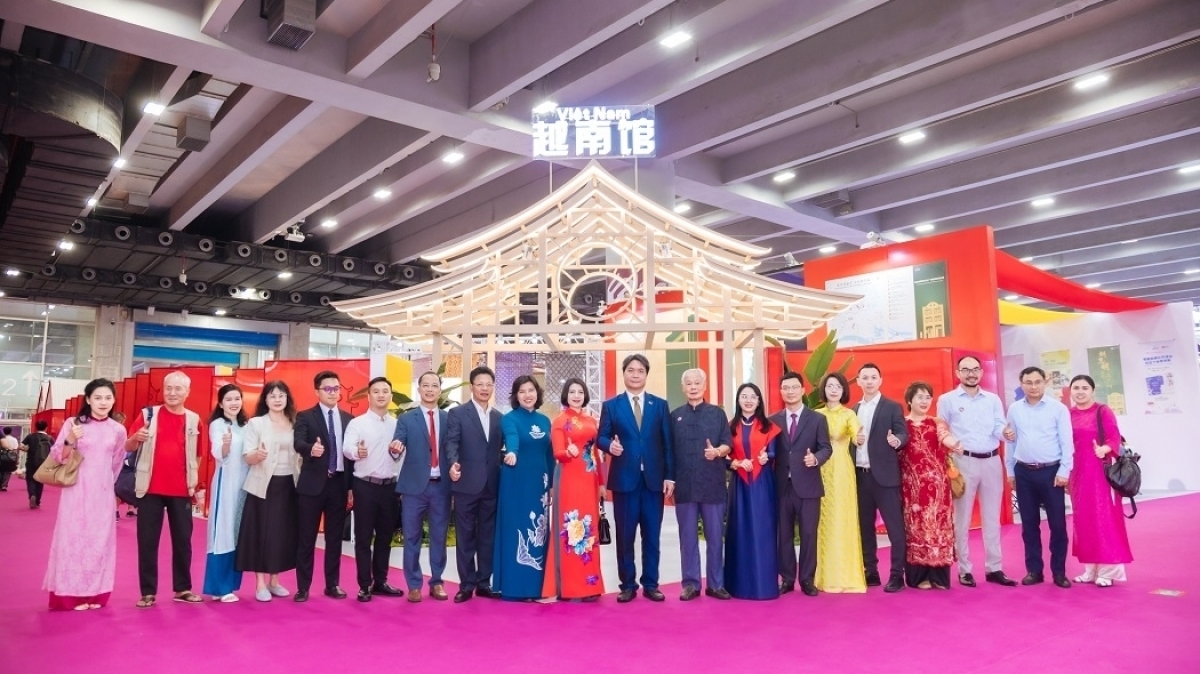 '越南馆'在中国广东国际图书博览会引人注目