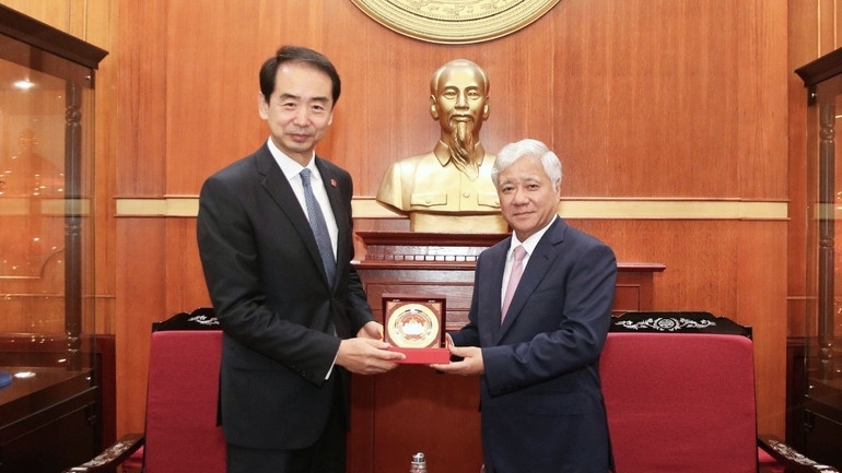 集中推进具有中越外交关系象征意义的项目运行
