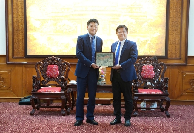 顺化随时准备迎接并与中国企业和投资者携手合作