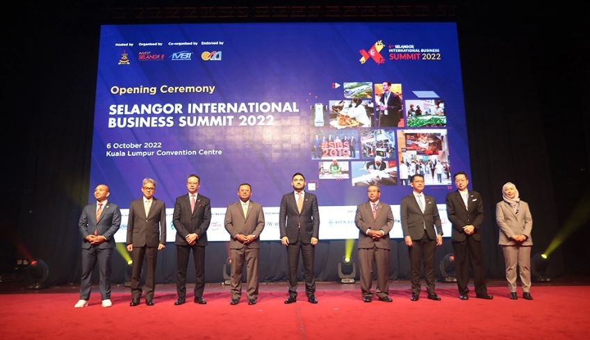 2022年第六届雪兰莪国际商业峰会于10月6日在马来西亚吉隆坡会议中心开幕。图自越通社