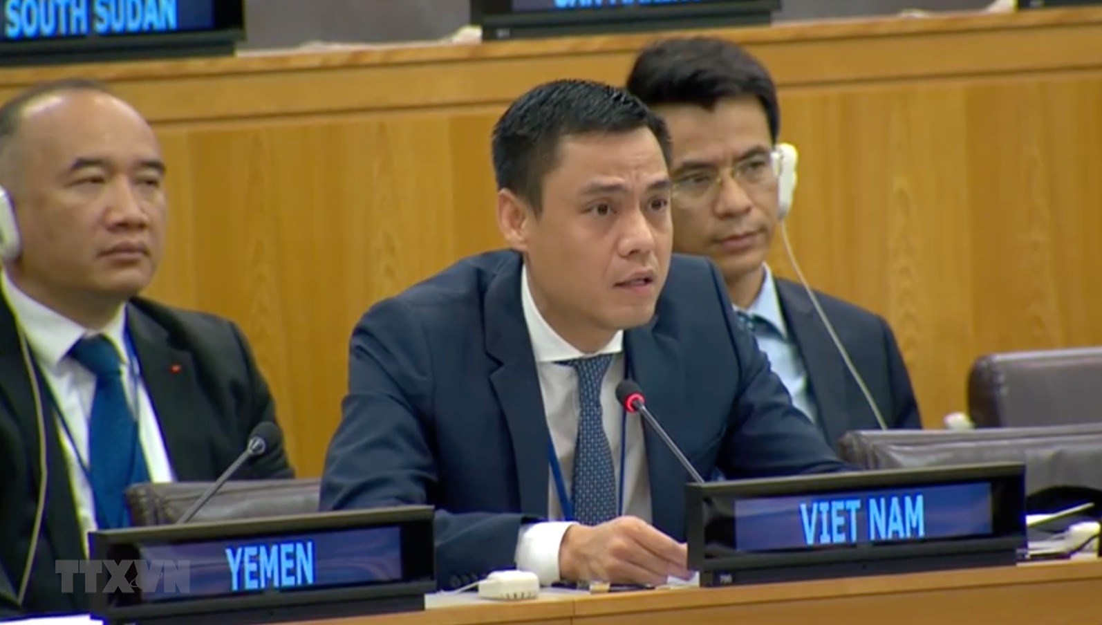 越南常驻联合国代表团团长邓黄江大使强调国际社会在面临有关国际安全急迫问题。图自越通社