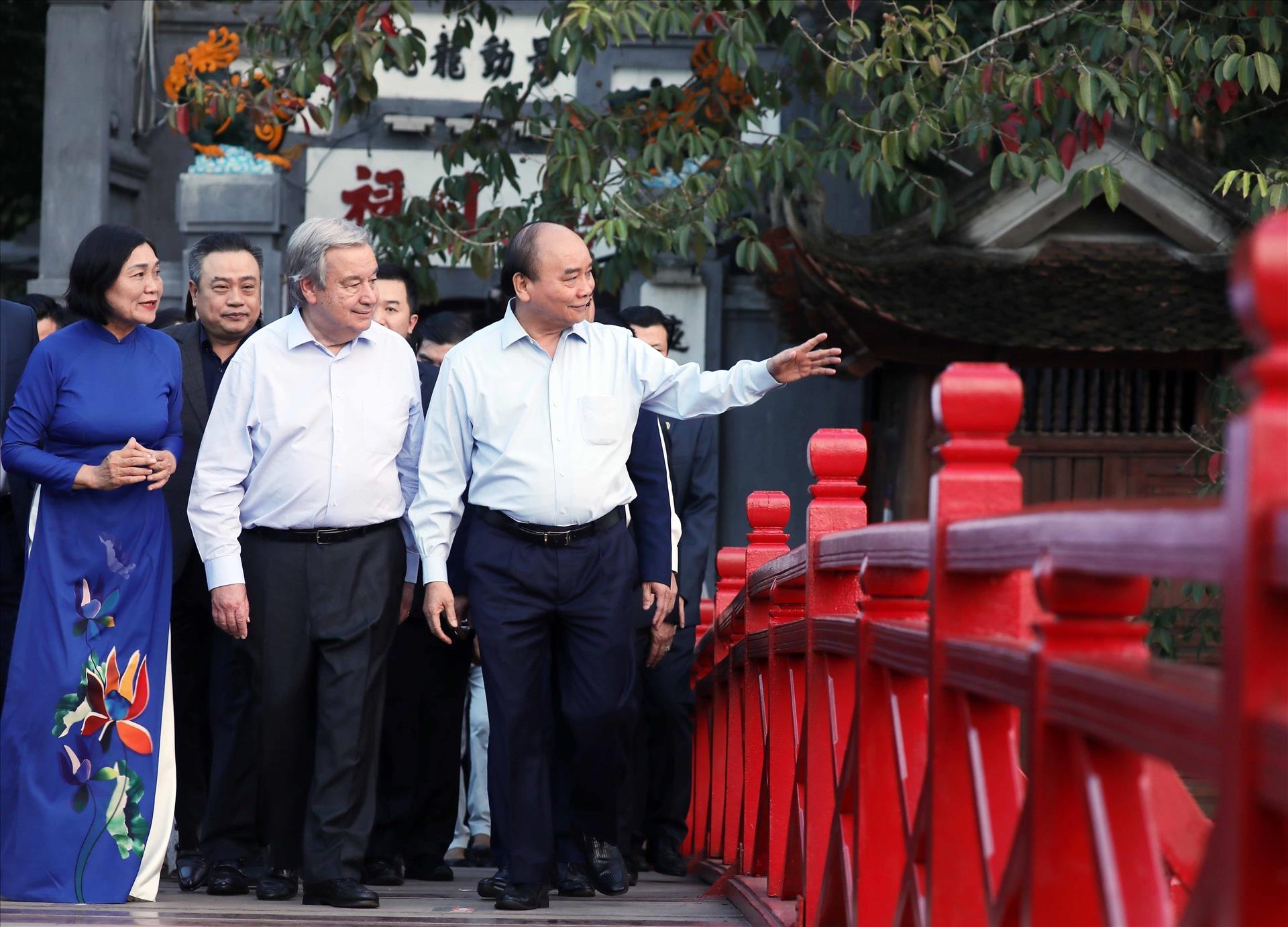 安东尼奥·古特雷斯秘书长已造访了玉山祠。图自vietnam.vnanet.vn