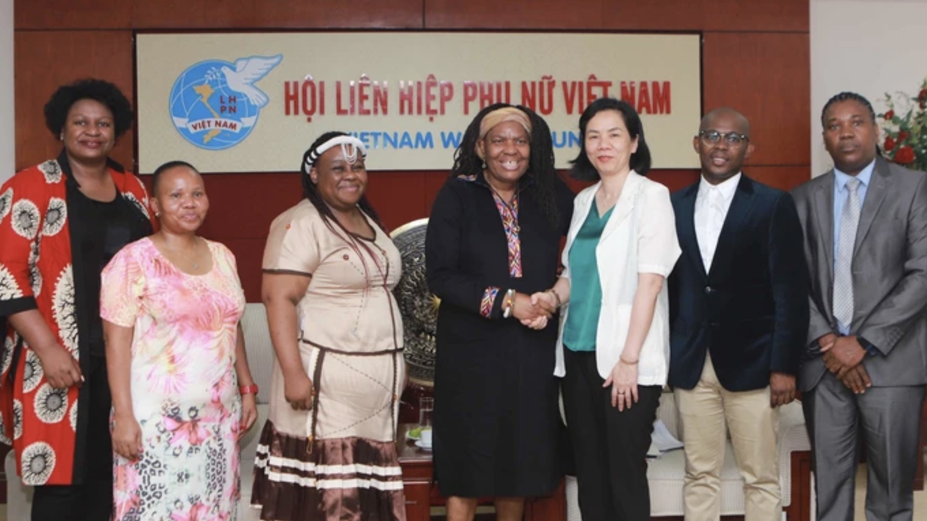 促进越南与南非妇女文化体育交流与合作