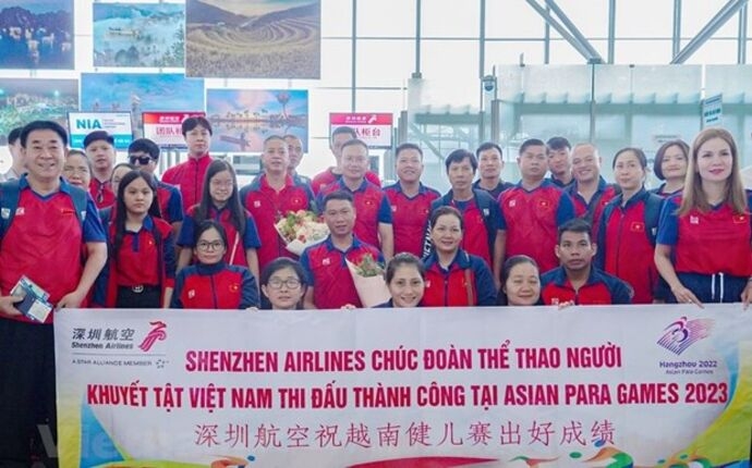 越南残疾人体育代表团启程赴中国参加杭州第4届亚残运会。