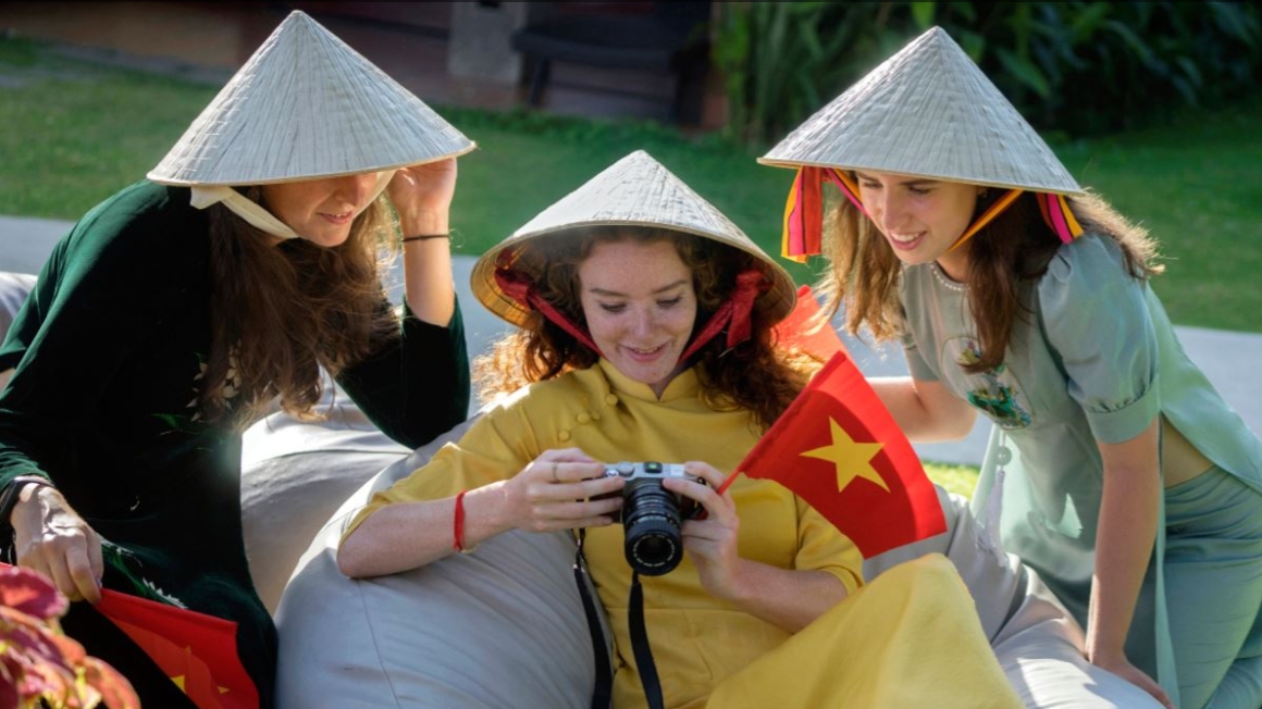 ‘国际摄影师镜头中的越南’摄影展