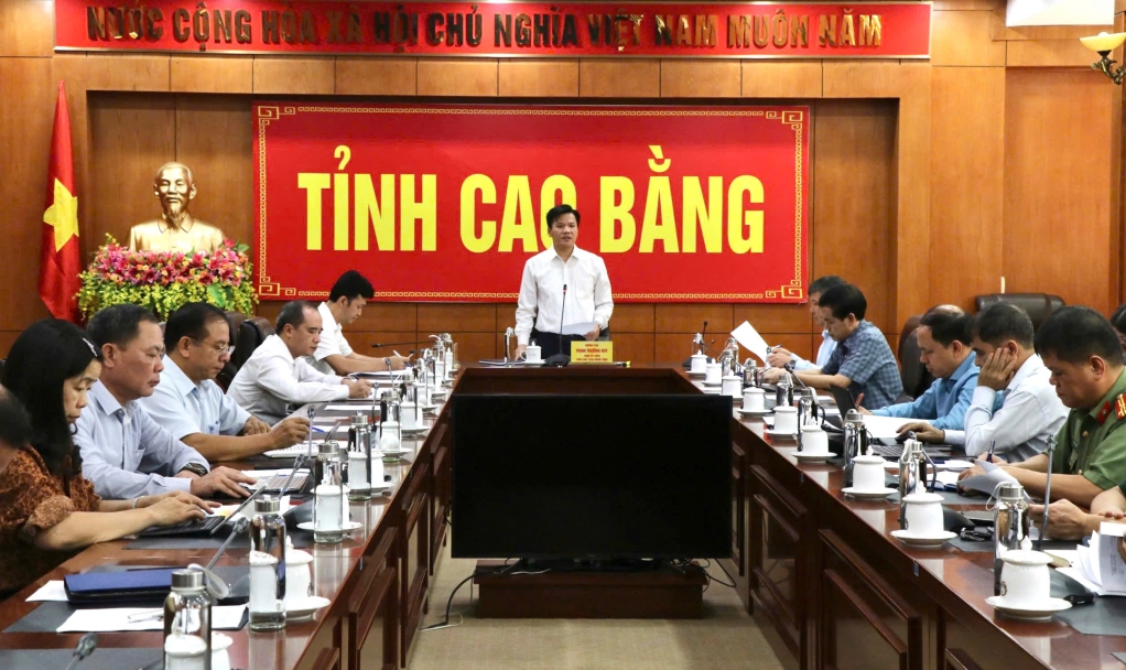 2024年10月7日下午，高平省委委员、省人民政府副主席郑长辉主持组委会会议，评估越南板约- 中国德天景区正式运营仪式的筹备进度。