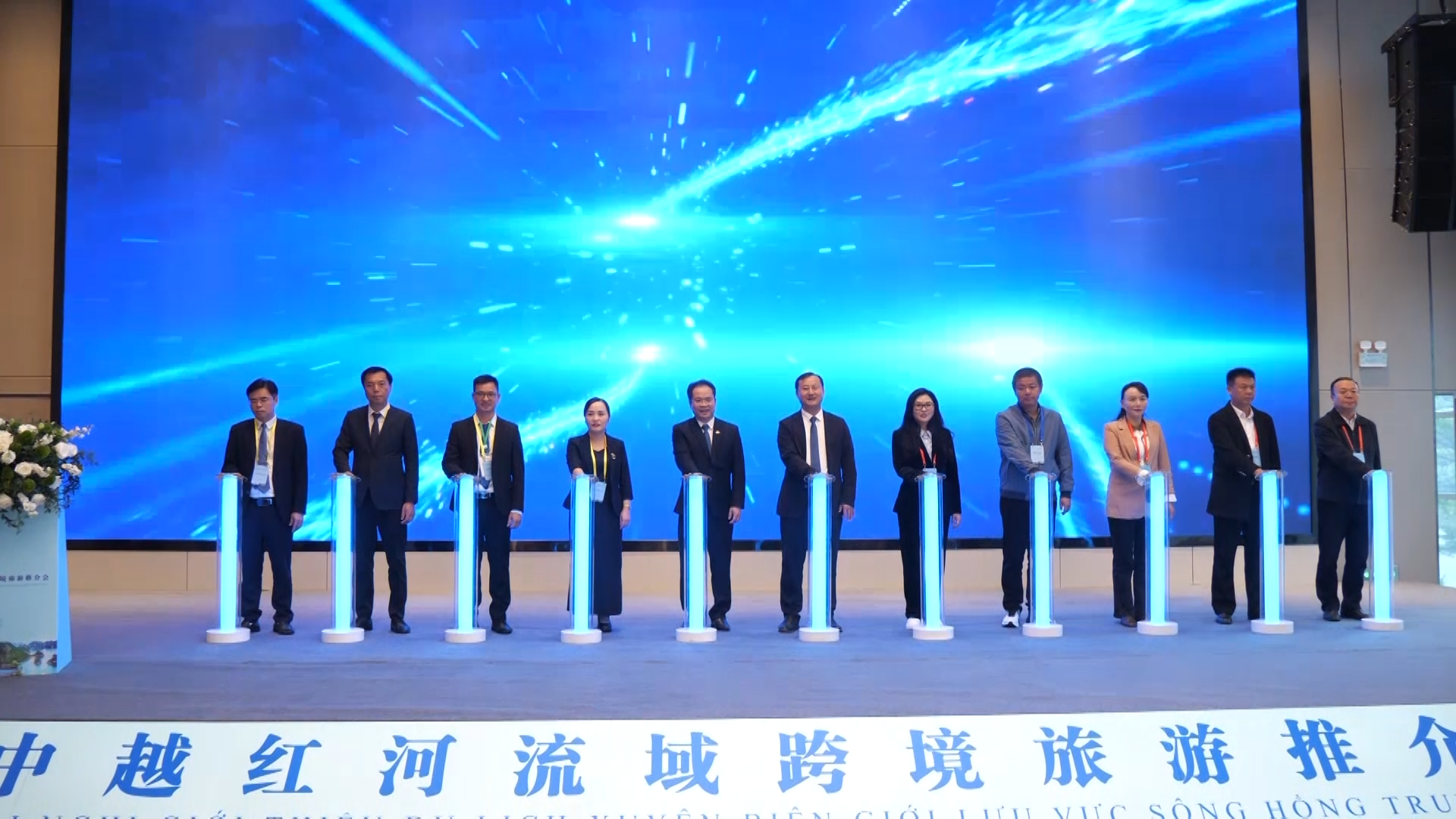 老街和云南企业通过定期举办的贸易促进活动加强在旅游领域的合作。