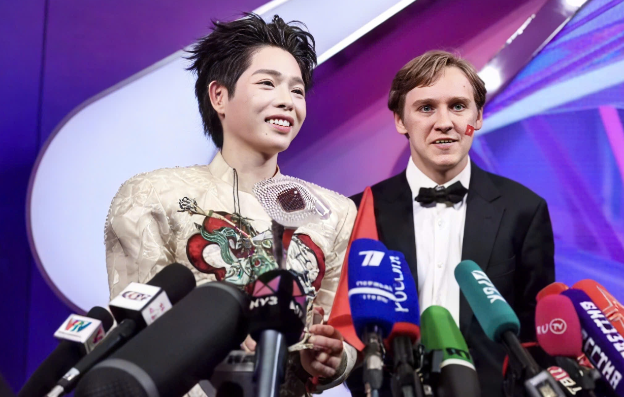 Mikhail Osin: “我无法想象没有越南语的生活” Mikhail Osin: “我无法想象没有越南语的生活”