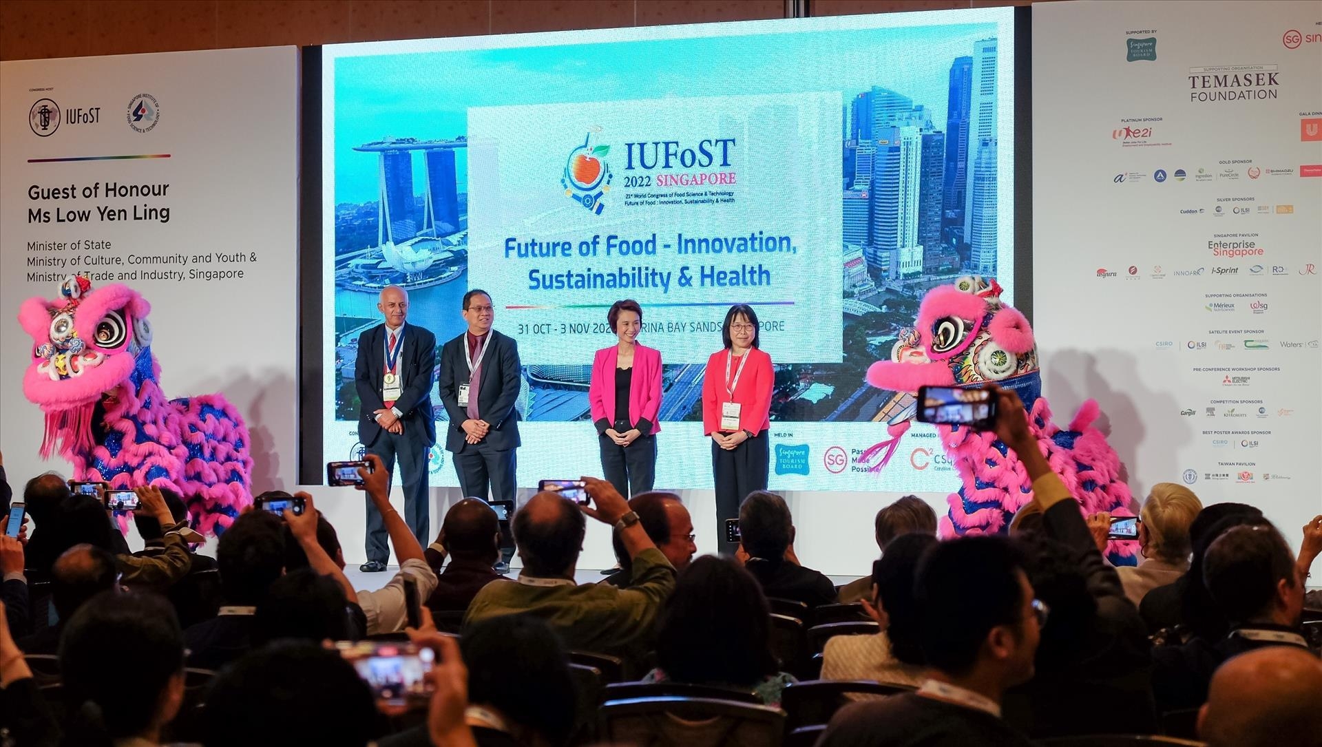 越南出席在新加坡举行的世界食品科技大会。图自越通社
