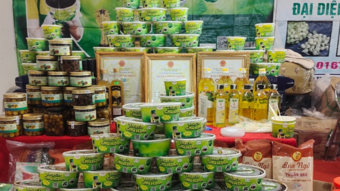 谅山50多种一乡一品产品在2023年越南中国国际贸易博览会上推广