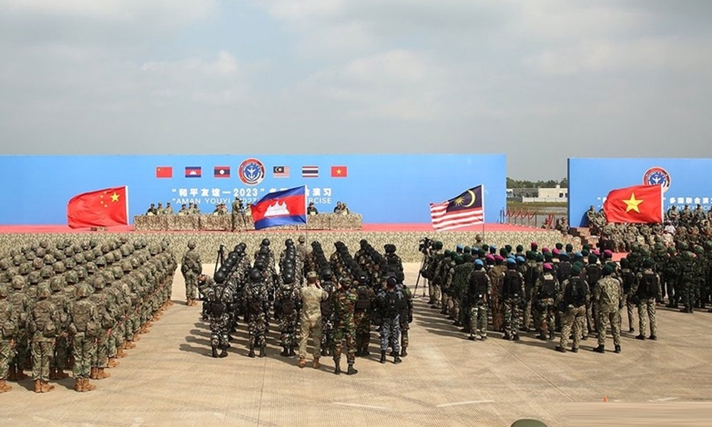 越南人民军代表团圆满结束在中国的演习。
