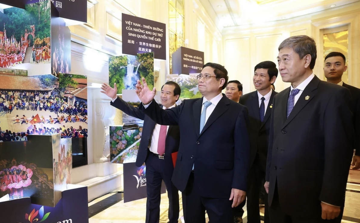 政府总理范明政参观胡志明主席曾在中国重庆进行革命活动之地。