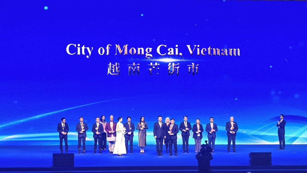 芒街市荣获中国国际友好城市奖项