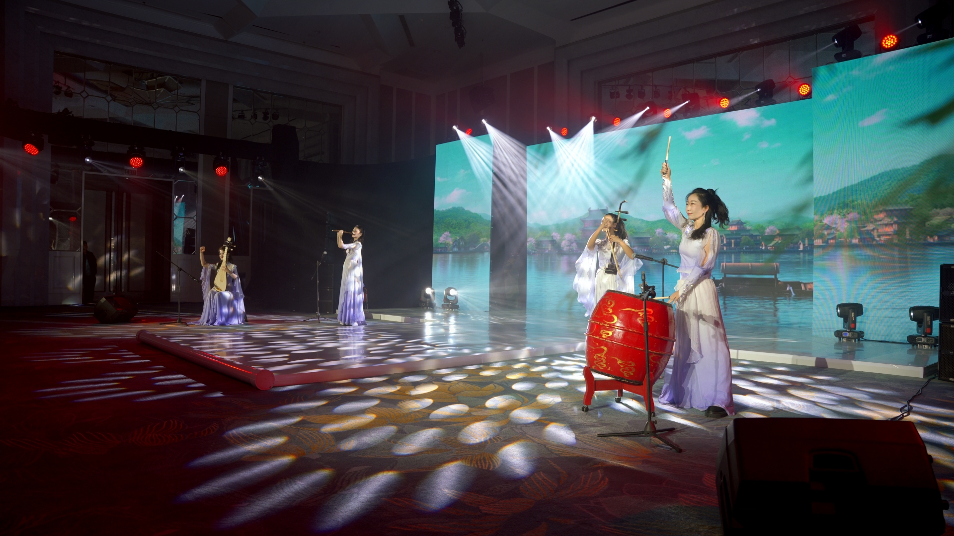 以文化、旅游为纽带 深化中越民心相通 以文化、旅游为纽带 深化中越民心相通