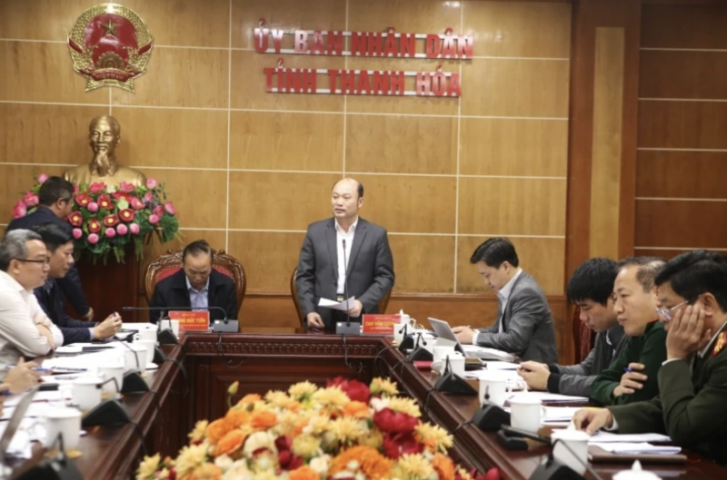 省委委员、省人民委员会副主席高文强接待并与农业与农村发展部工作团进行座谈。