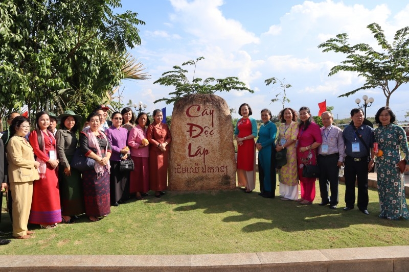 真诚、灵活、创新：越南与邻国人民交往的特色