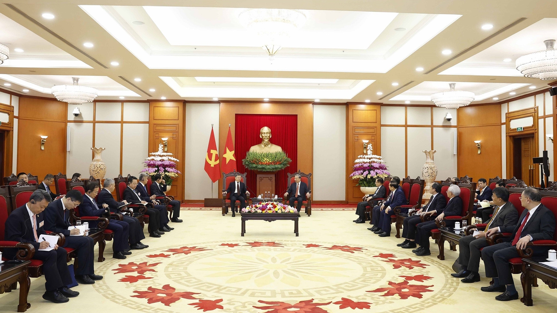 总书记苏林：越南始终高度重视、将发展对华关系置于头等优先位置