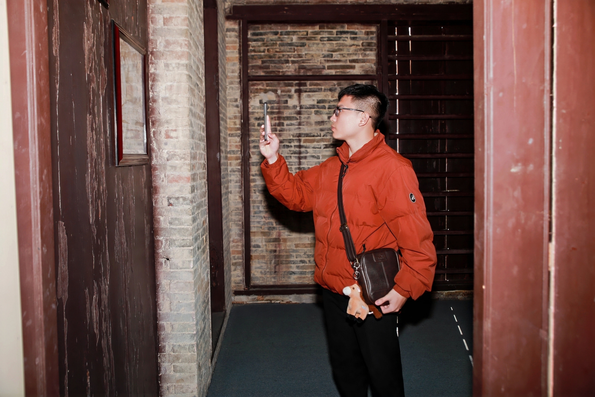 越南留学生阮金城愿成为越中之间的“文化使者”,推动越中友谊不断向前发展。 越南留学生阮金城愿成为越中之间的“文化使者”,推动越中友谊不断向前发展。