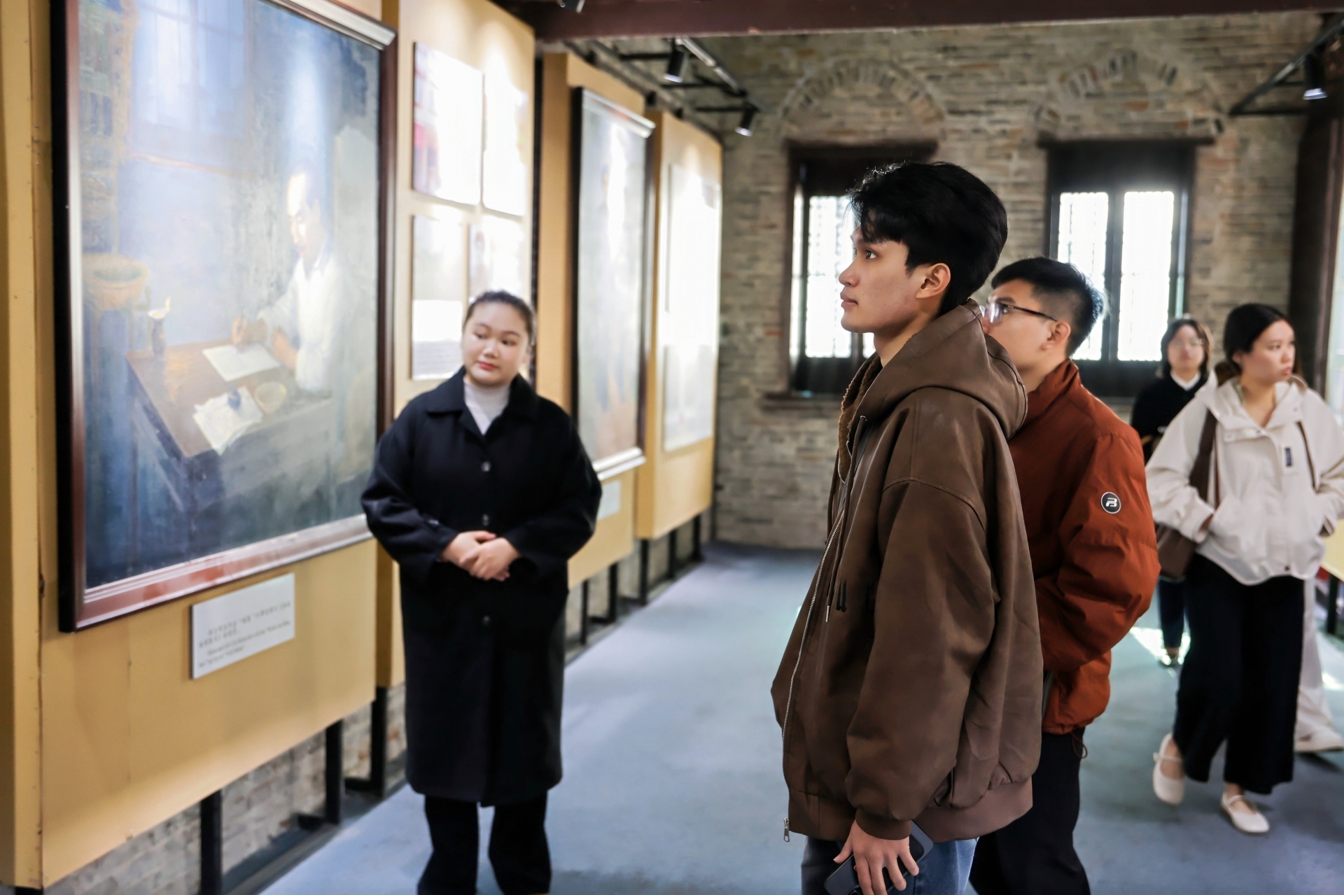 青春寻迹红色旧址: Z世代共绘越中友谊新篇 青春寻迹红色旧址: Z世代共绘越中友谊新篇