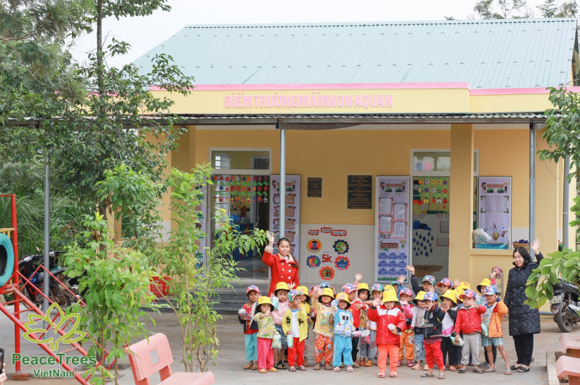 和平树越南组织移交广治省向化县利亚乡A Quan村幼儿园分校。（图：和平树越南组织）